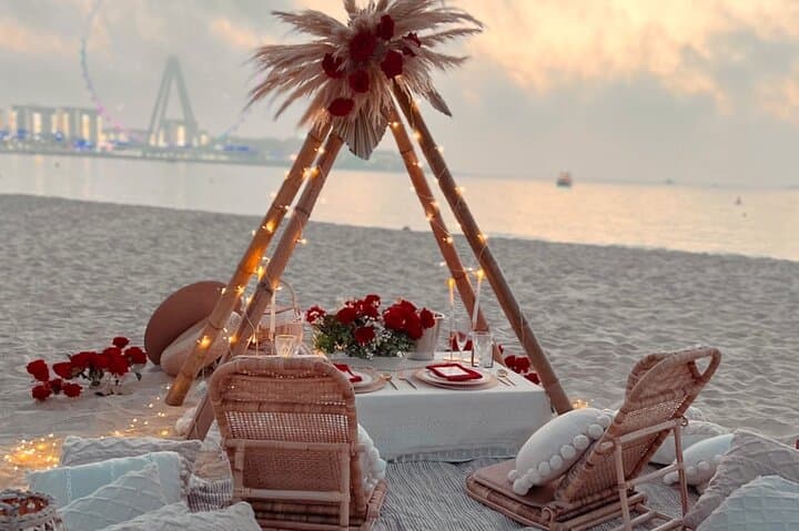 Private Romantic Picnic in Dubai with Photoshoot — Burj Khalifa Views photo 4