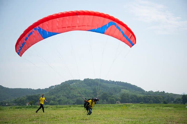 Hanoi Paragliding Combo — Full-Day Tandem & Intro Course in Luong Son photo 3