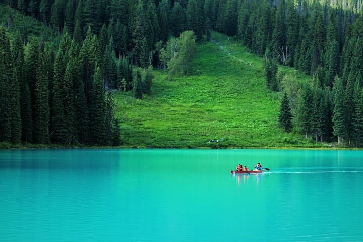 Rockies Private Day: Lake Louise, Emerald Lake & Johnston Canyon