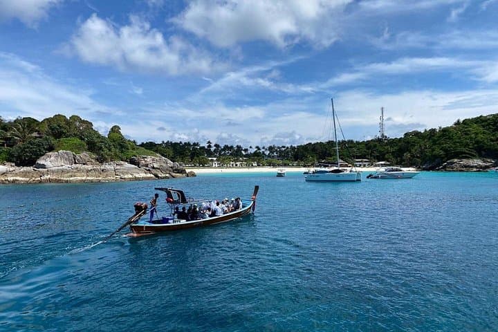 Phi Phi Speedboat Adventure: Maya Bay, Pileh Lagoon and Bamboo Island Day Tour photo 4
