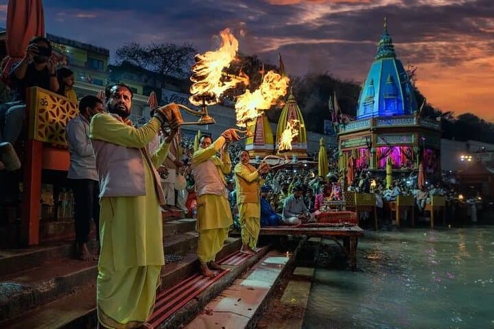 Private Haridwar & Rishikesh Day Tour from Delhi — Ganga Ghats, Ashrams & Evening Aarti