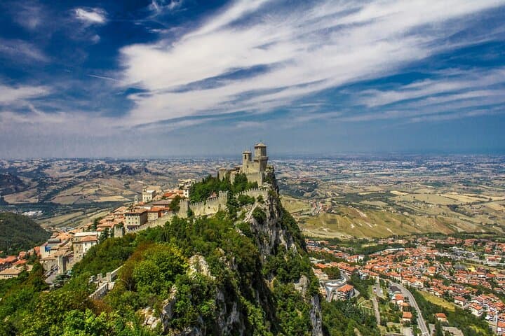 San Marino Sunset Walking Tour with Aperitif and Basilica Entry photo 5