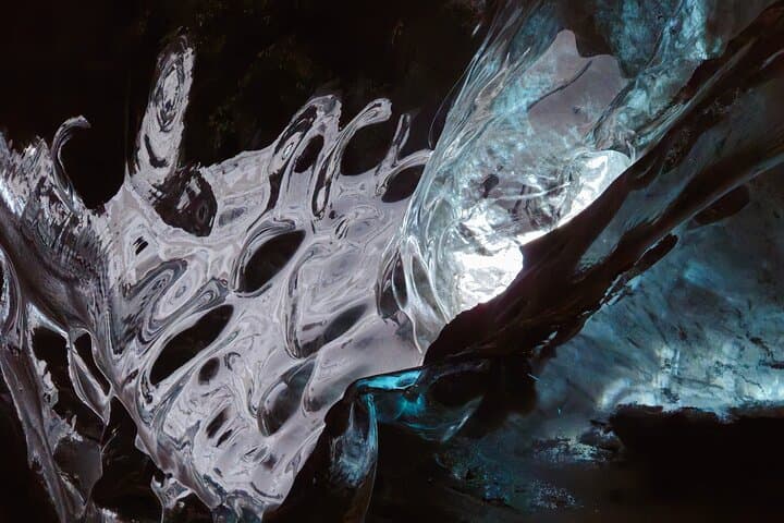 Ice Cave Tour from Jökulsárlón: Super Jeep Glacier Excursion photo 3