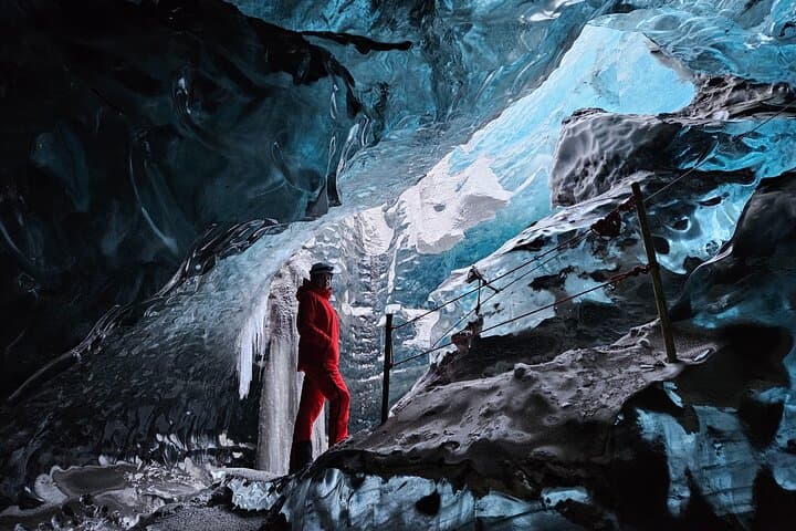 Ice Cave Tour from Jökulsárlón: Super Jeep Glacier Excursion photo 5