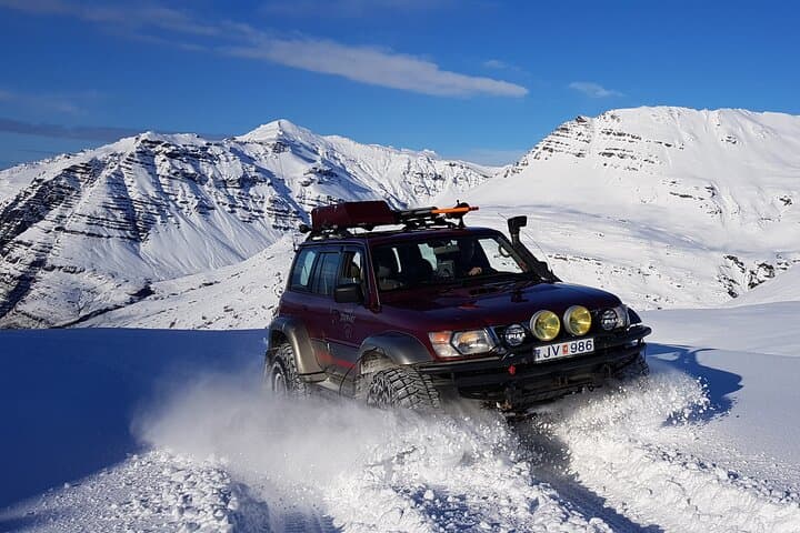Super-Jeep Glacier Tour on Vatnajökull — Ride to Iceland’s Ice Cap
