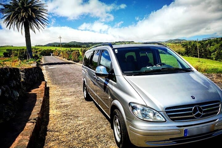 Sete Cidades and Lagoa do Fogo Private Mini-Van Day Tour — São Miguel Highlights