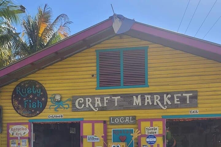 Roatan Sloths & Monkeys Tour with Chocolate Factory and West Bay Beach Break photo 5