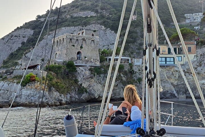 Amalfi Coast Small-Group Sailing Tour with Aperitif photo 3