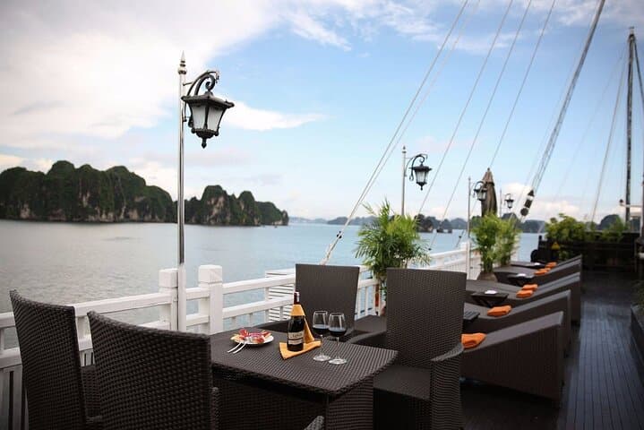 3-Day Arcady Cruise: Halong Bay Kayaking, Caves & Titop Island from Hanoi