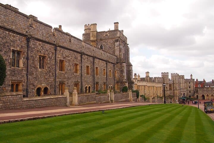Day Tour to Windsor Castle, Bath and Stonehenge from London — History, Tips & Practical Guide photo 4