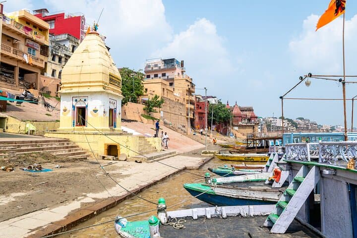 Morning Rituals and River Life: Half-Day Private Guided Tour of Varanasi photo 6