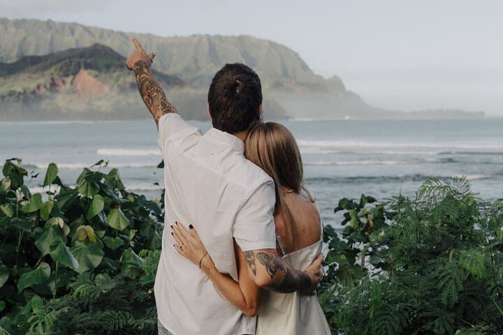 Private North Shore Kauai Photo Session — Capture Golden-Hour Portraits on Hanalei Bay photo 6