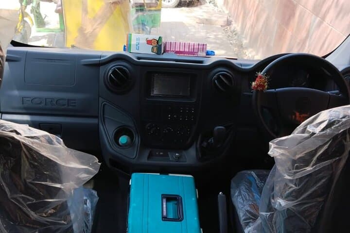 Private Driver & Luxury Car Service in Agra — Custom Golden Triangle Transfers photo 4
