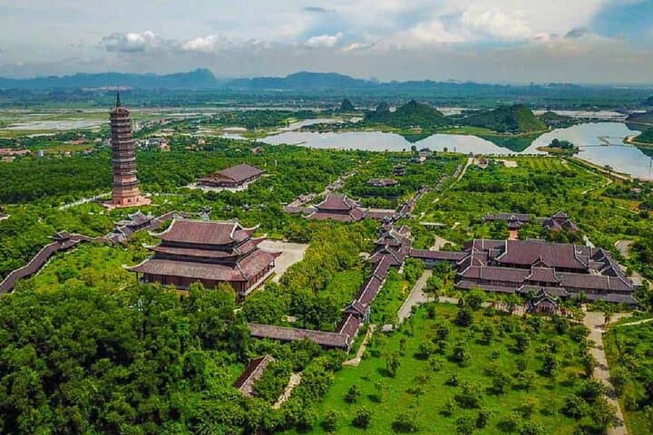 Full-Day Ninh Binh: Bai Dinh, Trang An Boat Cruise & 4WD Adventure photo 3