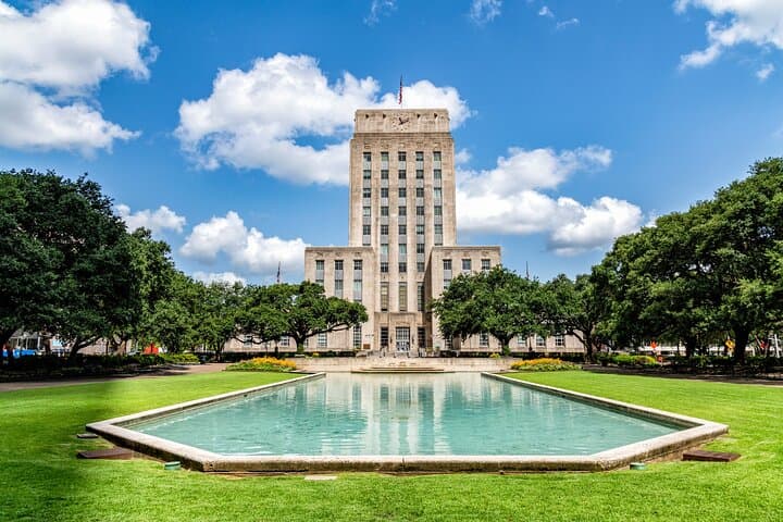Private Family Walking Tour of Houston’s Historic Parks and City Hall photo 4