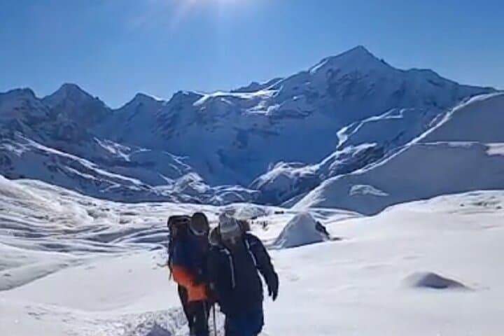 Annapurna Circuit: 8-Day Private Guided Trek from Besisahar to Pokhara photo 6