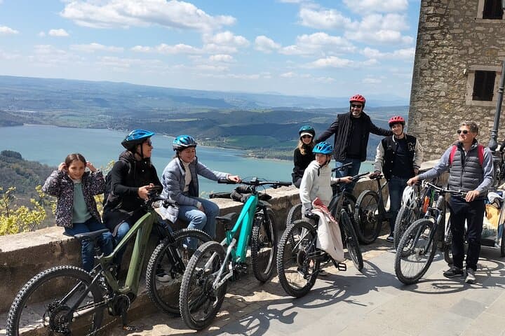 E-bike Wine & Olive Oil Tasting Around Orvieto: Castles, Cellars, and Panoramas