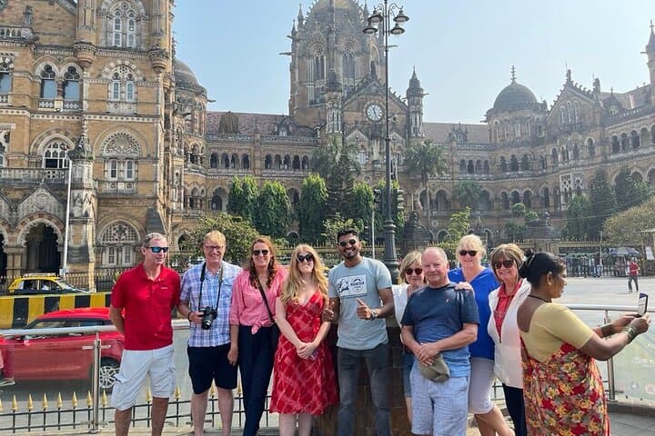 Mumbai Sightseeing with Local Train Ride & Dharavi Slum Tour photo 3