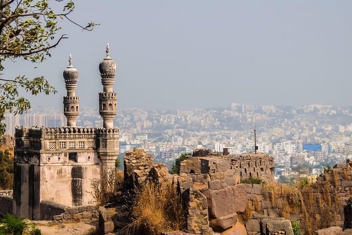 Full-Day Private Sightseeing Tour of Hyderabad: Golconda, Charminar & Laad Bazaar