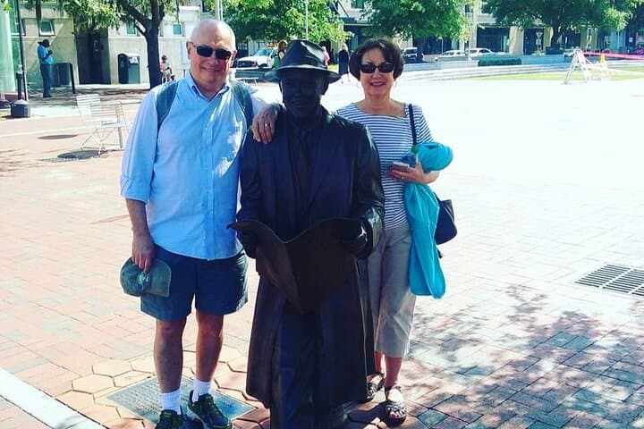 Savannah City Stroll: Historic Squares & Forsyth Park Walking Tour photo 5