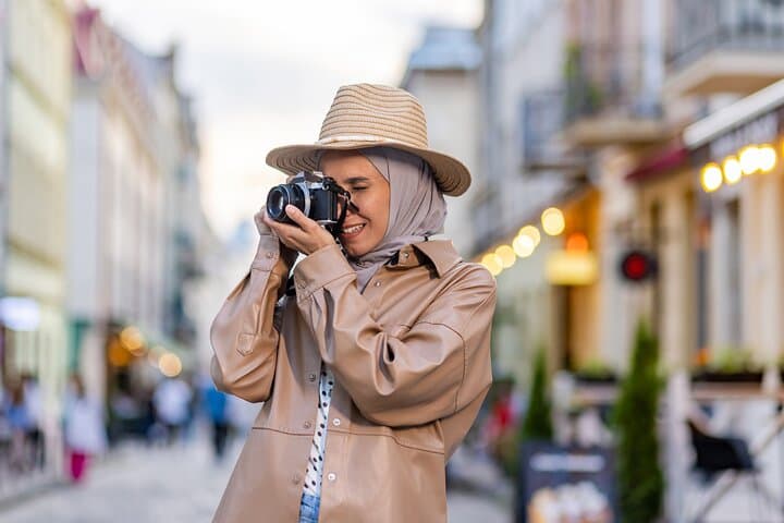 Private Savannah Walking Tour — Enchanted Stroll Through Historic Squares