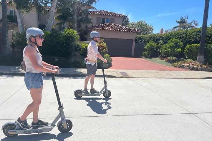 La Jolla E-Scooter Coastal Tour with Photos — La Jolla Cove & Windansea photo 4
