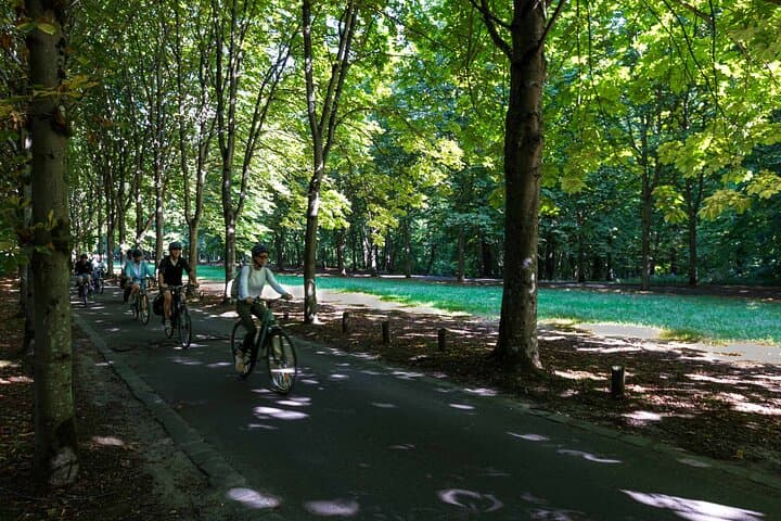 Electric bike tour from Paris to Versailles: secret river routes, royal gardens & island art photo 6