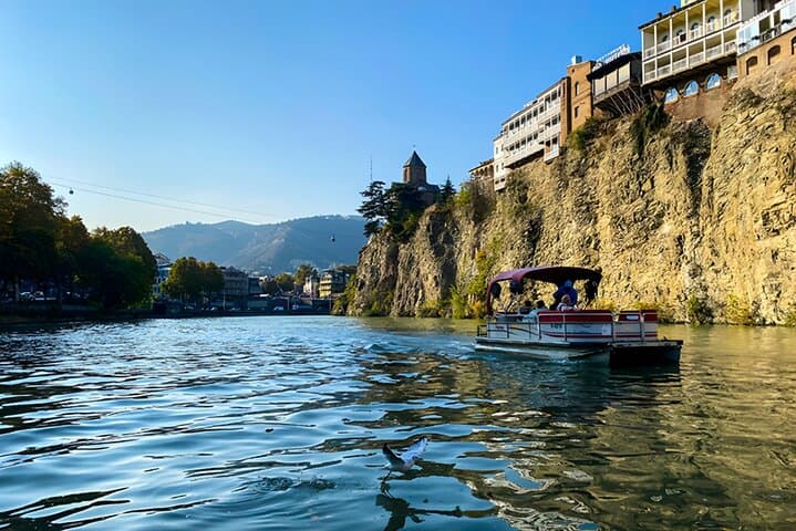 Tbilisi Riverboat to Mtskheta: Private Boat Tour with Wine Tasting and Historic Sites