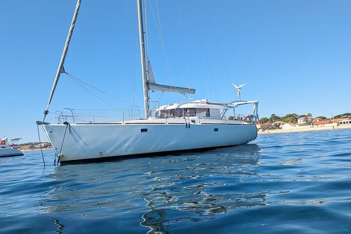 Sail to Porquerolles: Day Trip with Lunch Aboard a Classic Sailboat photo 4