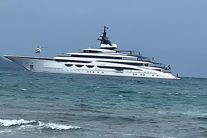 Private Half-Day St. Thomas Tour — Magen's Bay, Charlotte Amalie & Snorkel Stop photo 2