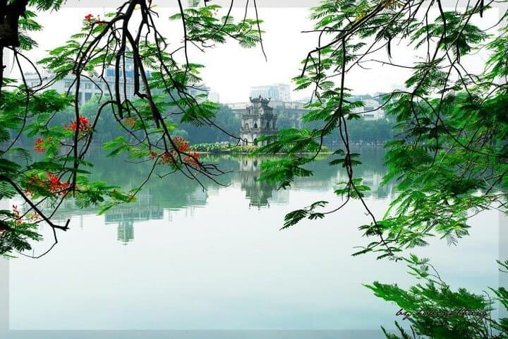 Full-Day Private Hanoi City Tour — Hoan Kiem, Ho Chi Minh Complex & Temples