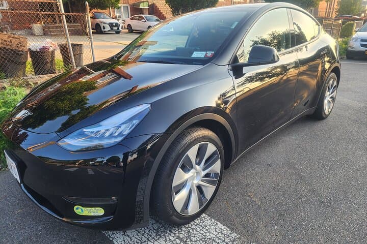 Newark (EWR) Airport Transfer to New York City — Private Limo Service