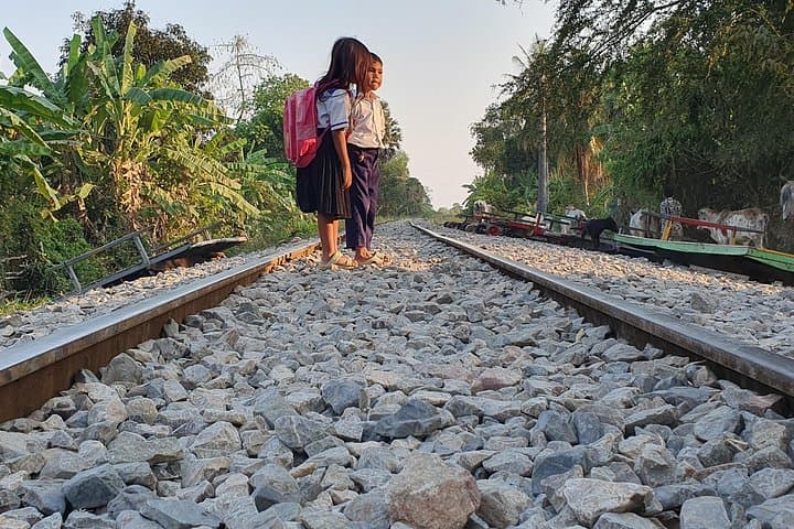 Battambang Full-Day Tuk‑Tuk Tour: Bamboo Train, Phnom Sampov & Bat Caves photo 3
