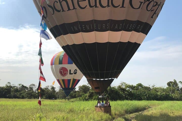 Sunrise Balloon Flight Over Aranjuez: One-Hour Ride & Brunch