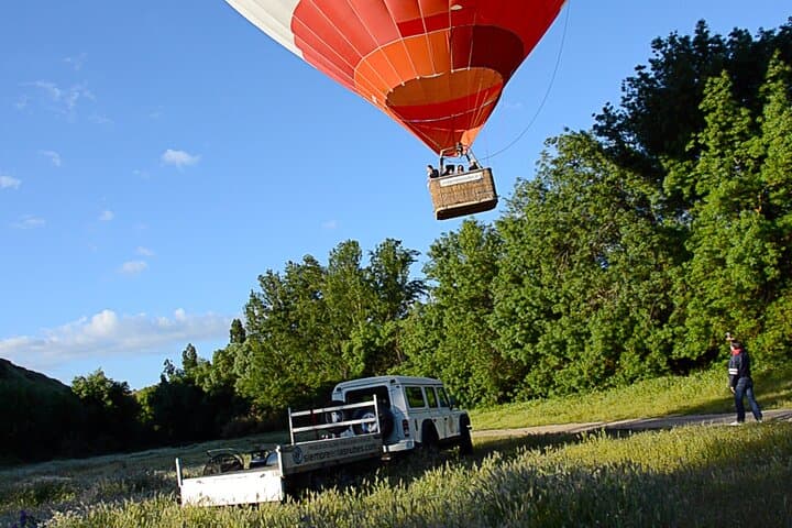 Sunrise Balloon Flight Over Aranjuez: One-Hour Ride & Brunch photo 2