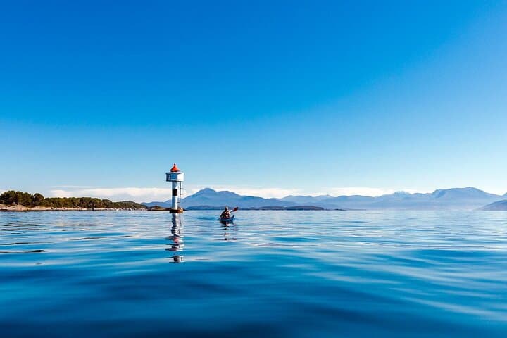 Paddle the Moldivene: Kayak Tour Around Seterøya and Hjertøya photo 2