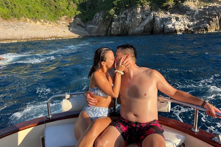Sorrento Private Sunset Boat Tour with Aperitif and Music photo 4