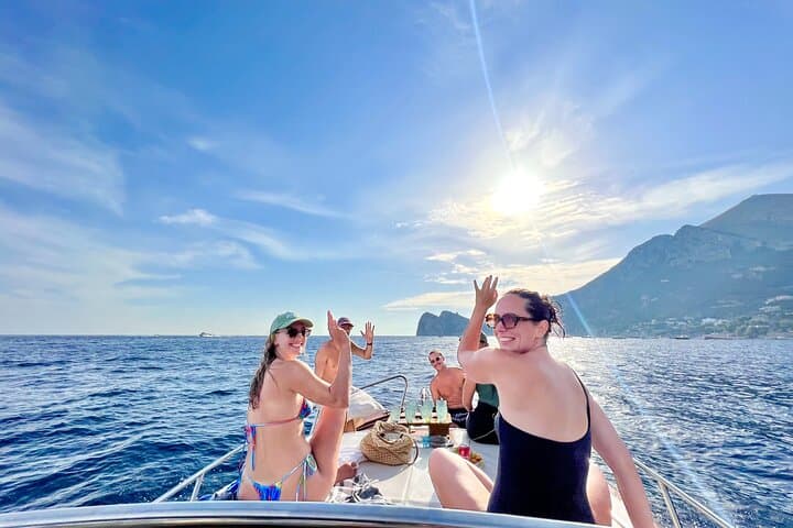 Private Full-Day Boat Tour from Sorrento to Positano and Li Galli photo 1