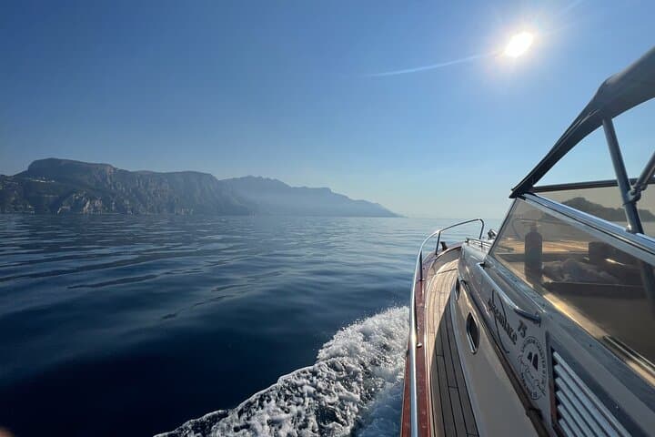 Private Full-Day Boat Tour from Sorrento to Positano and Li Galli photo 4