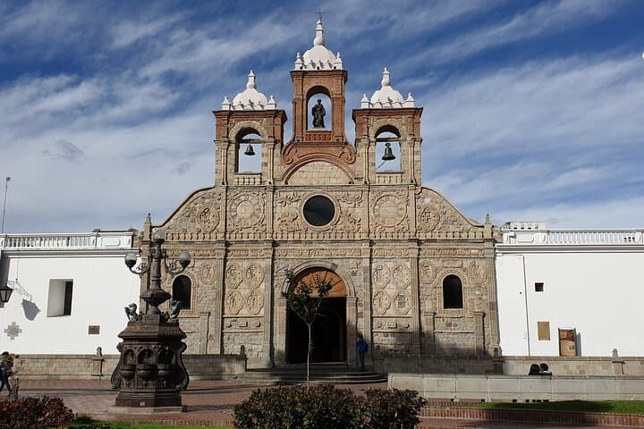 21-Day Ecuador Adventure: Andes, Amazon & Cloud Forest Tour photo 4
