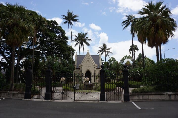 Heritage Trail: Private Walking Tour of Honolulu’s Royal Legacy photo 4
