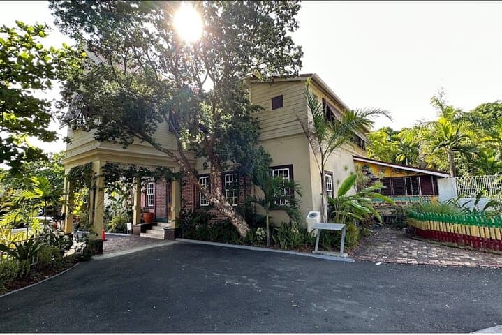 Private Musical Tour to Bob Marley Museum in Kingston from Montego Bay photo 3