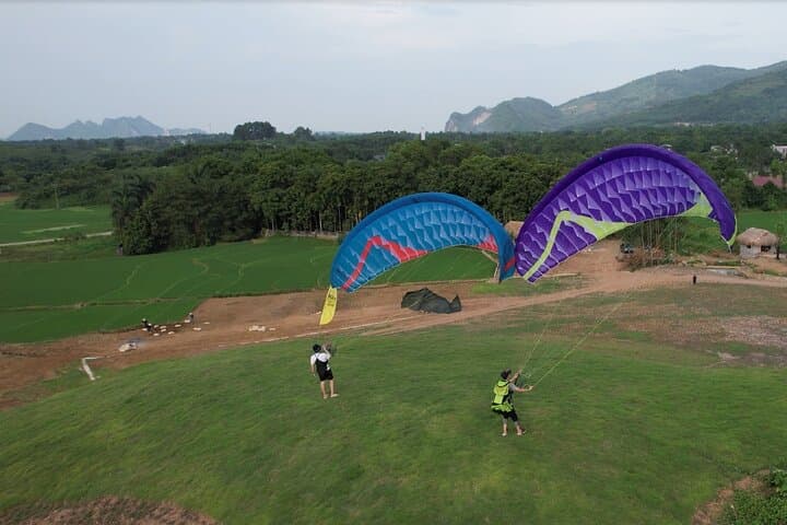 Hanoi Paragliding Combo — Full-Day Tandem & Intro Course in Luong Son photo 4