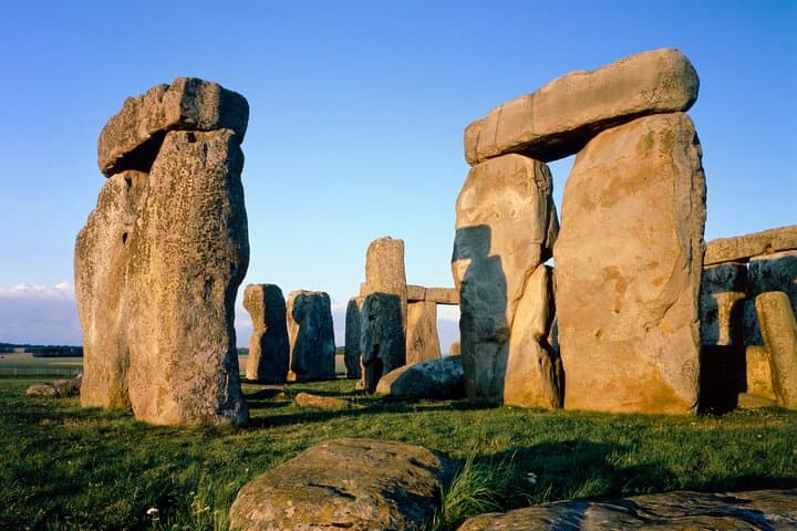 Stonehenge and Windsor Day Tour from London: History, Hands-On Views & Practical Tips photo 3