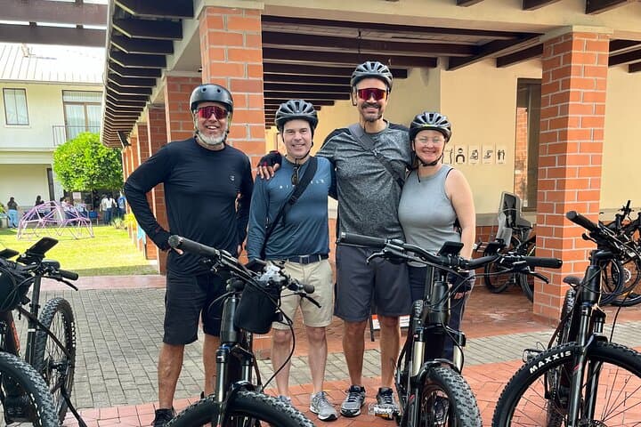 Private Off-Road E-Bike Adventure in El Valle de Antón — Cerro La Mesa Loop photo 6
