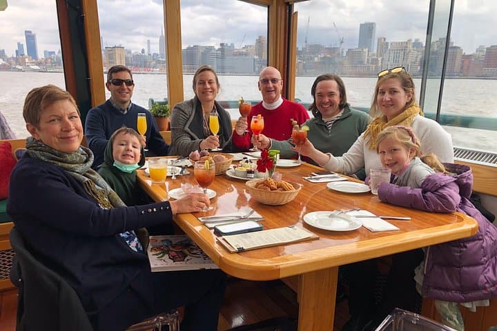 New York Harbor Brunch Cruise on a 1920s-Style Yacht — Classic Harbor Line photo 4