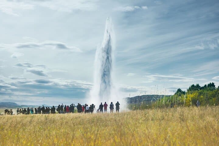 Golden Circle Guided Tour from Reykjavik: Geysir, Gullfoss & Þingvellir in a Day photo 3