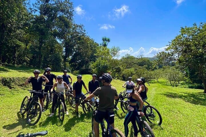 Private Off-Road E-Bike Adventure in El Valle de Antón — Cerro La Mesa Loop photo 2