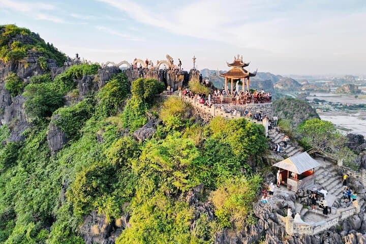 Mua Cave, Trang An & Hoa Lu: Luxury Day Tour from Hanoi photo 4