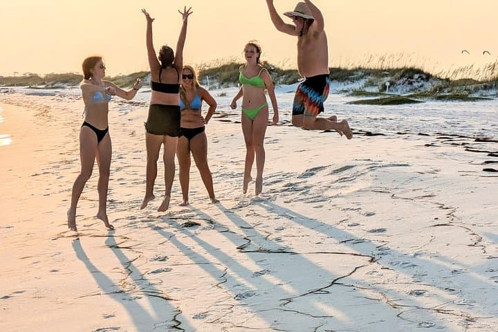 6-Hour Crab Island Cruise from Destin: Dolphins, Snorkeling & Sandbar Party photo 2